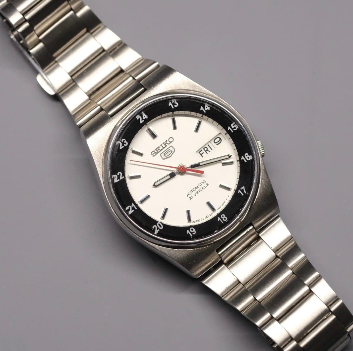 Seiko 5 Cal. 7S26